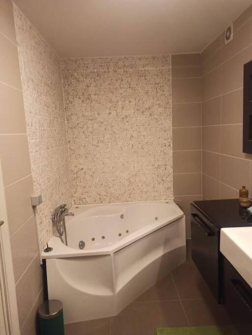 Lux & Cozy + Garden +jaccuzi Appartement Antwerpen
